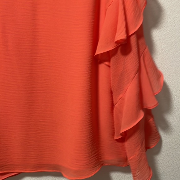 Like New Vince Camuto Top! - Picture 8 of 8